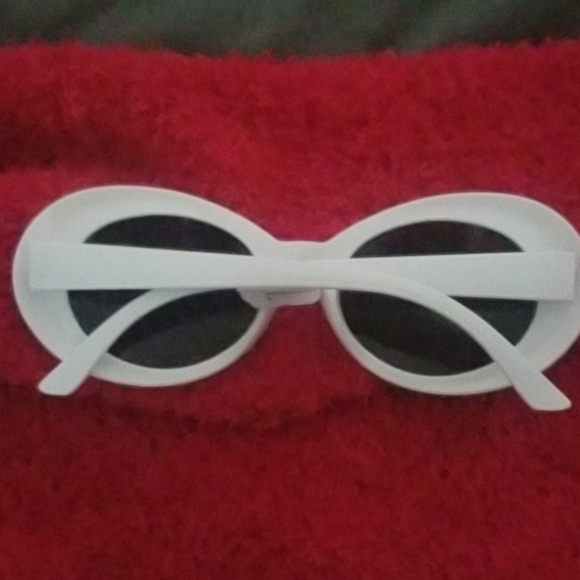NEW 90s STYLE White SUNGLASSES - Picture 4 of 4